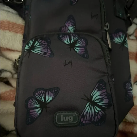 Lug Huggie Butterfly Patterned water bottle crossbody bag - Picture 2 of 5